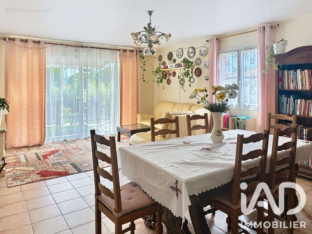 Maison 110 m² à Saint-Gervais  - photo 7