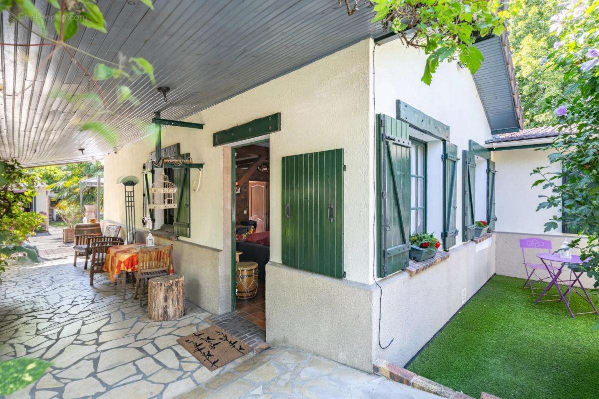Rare ! Maison Plain-pied de 4 pièces de 67 m² située à Brunoy - photo 11
