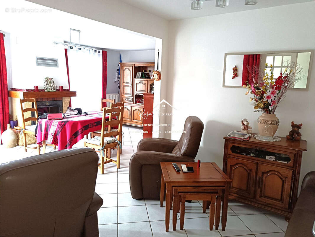 Salon  - Maison à PREUILLY-SUR-CLAISE