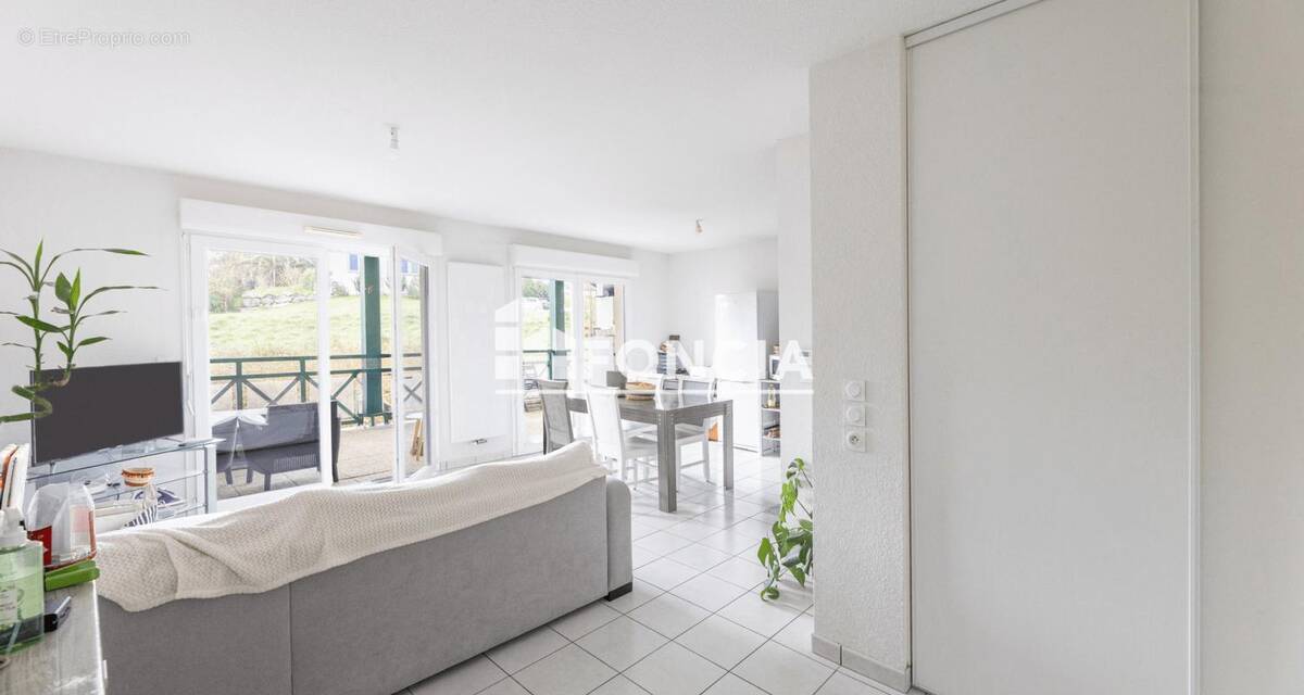 Appartement à LAHONCE