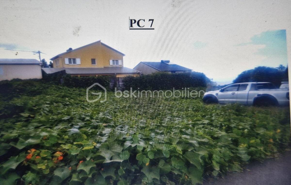 Terrain à LE TAMPON