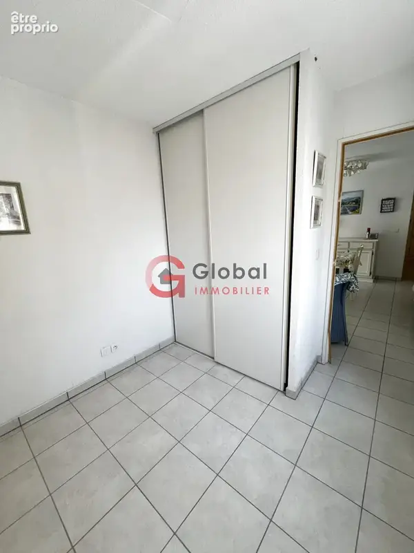 Menton - Appartement traversant 3 pièces avec terrasse plein sud, quartier Vielle Ville à deux pas des plages - photo 11