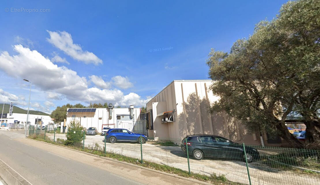 Commerce à SOLLIES-PONT