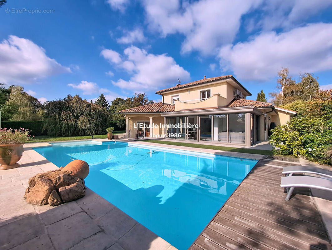 Maison à FONTAINES-SAINT-MARTIN