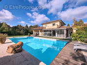 Maison à FONTAINES-SAINT-MARTIN