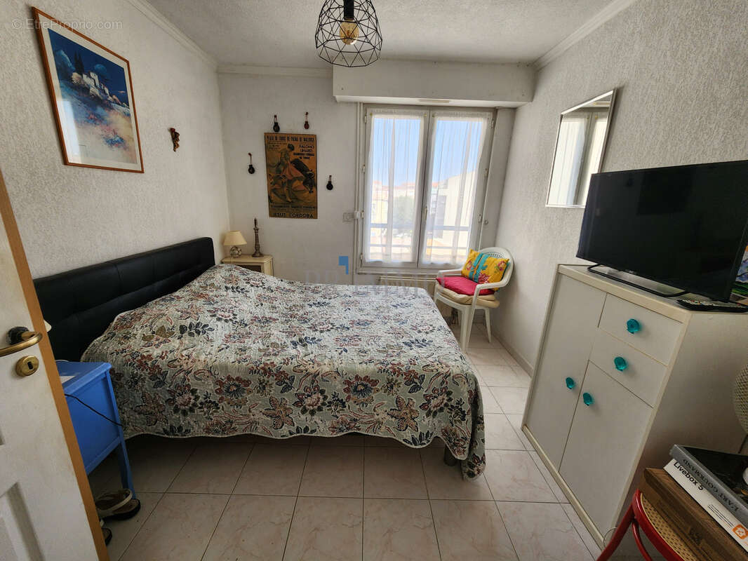 St raphael centre ville - t2 54m2 + garage et cave - photo 10