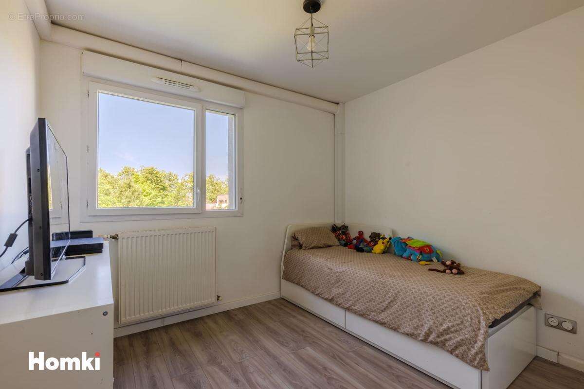 COUP DE CŒUR GARANTI — Duplex T5 atypique 104 m²  Terrasse  Vue Parc  Saint-Priest, Rue Claude Berri - photo 8