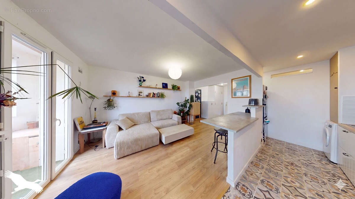 Appartement 3 pièces à vendre - Marseille 2ème -JOLIETTE - photo 2