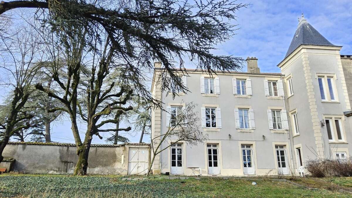 Maison à L'ETRAT