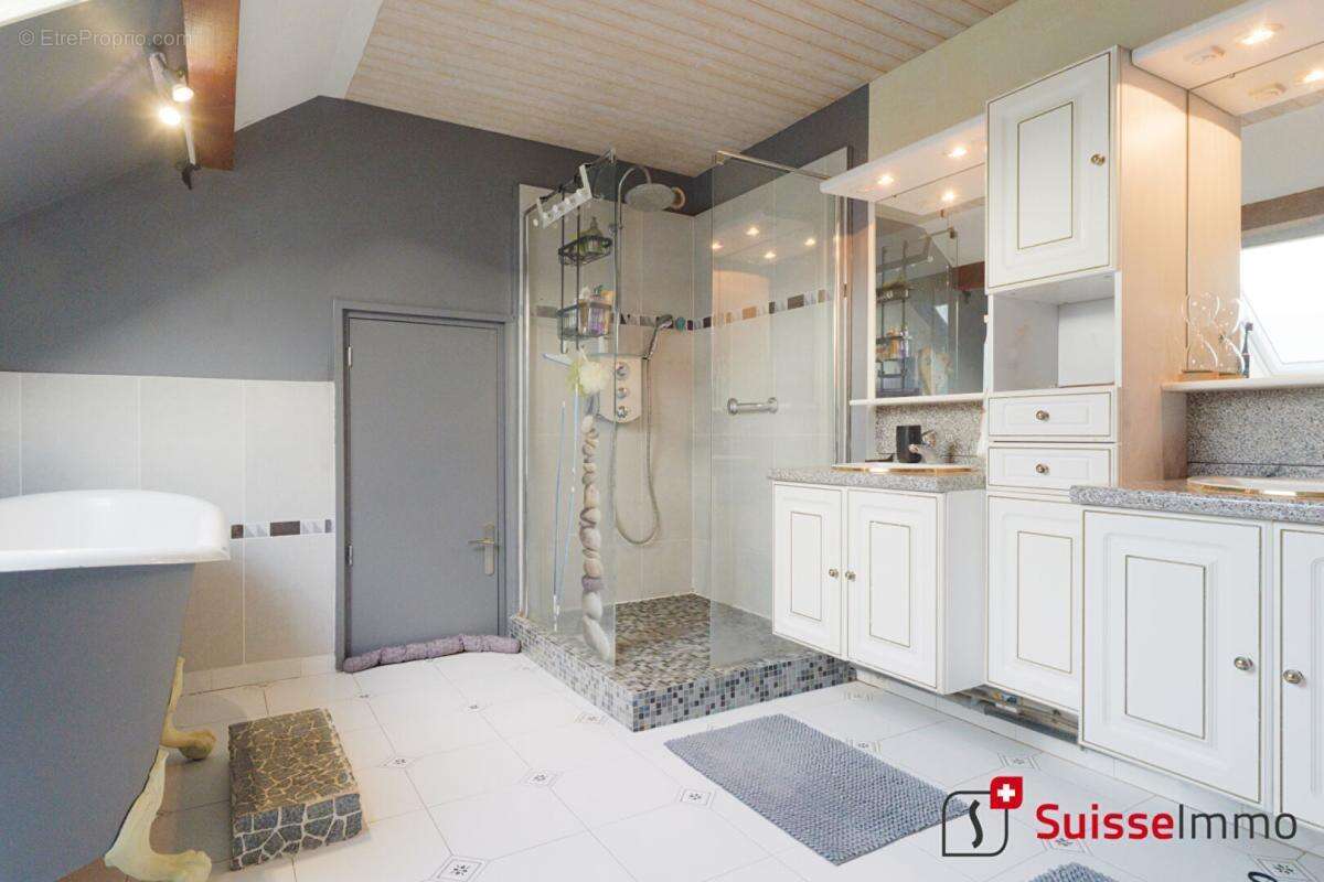 DPE C - Maison Montbeliard 6 pièces 150 m2 - photo 10