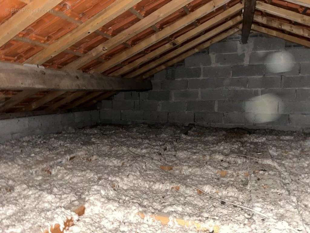 Maison à SAINT-YZAN-DE-SOUDIAC