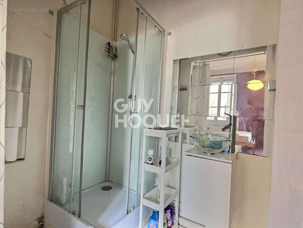 Appartement à MARSEILLE-1E