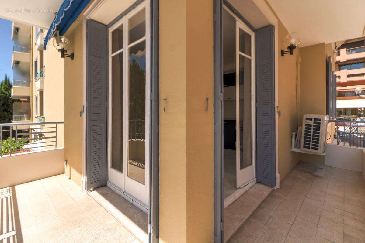 Appartement à ROQUEBRUNE-CAP-MARTIN