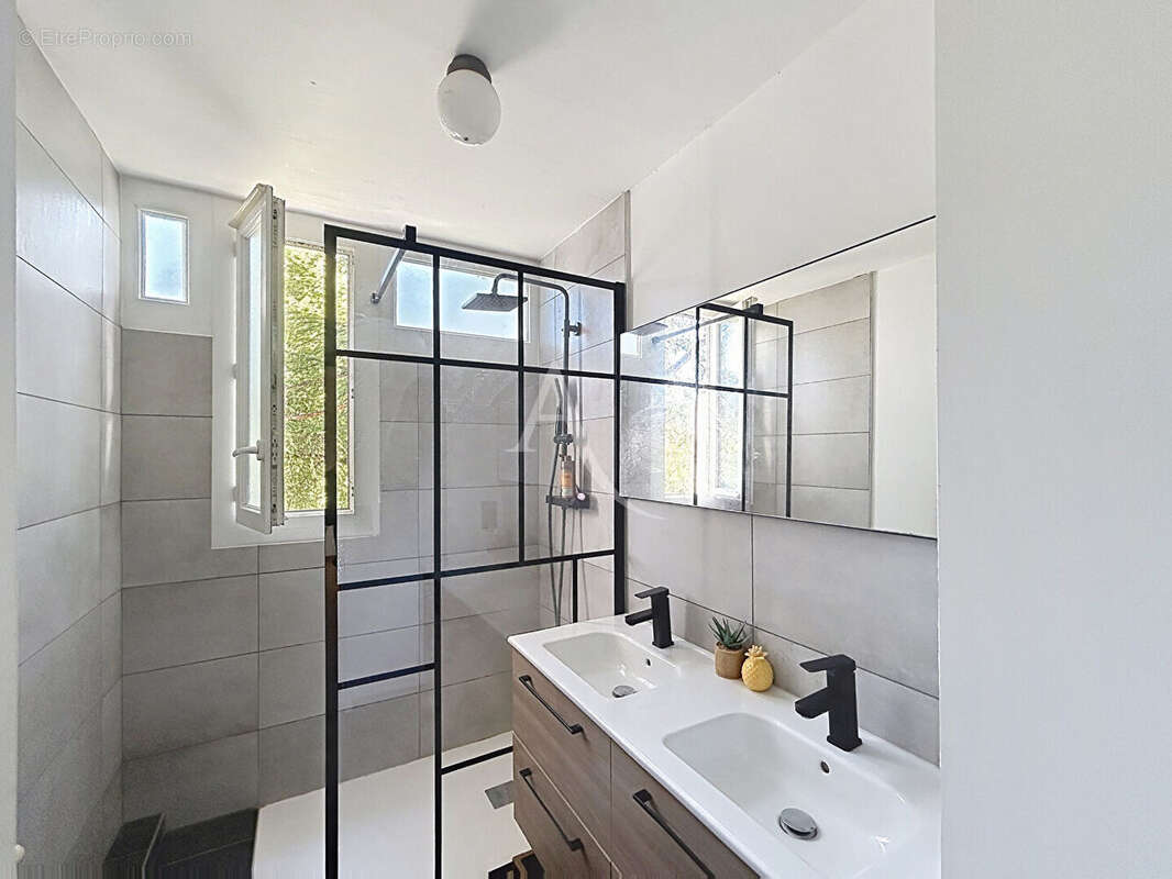 Appartement Pau 3 chambres et cave - photo 6