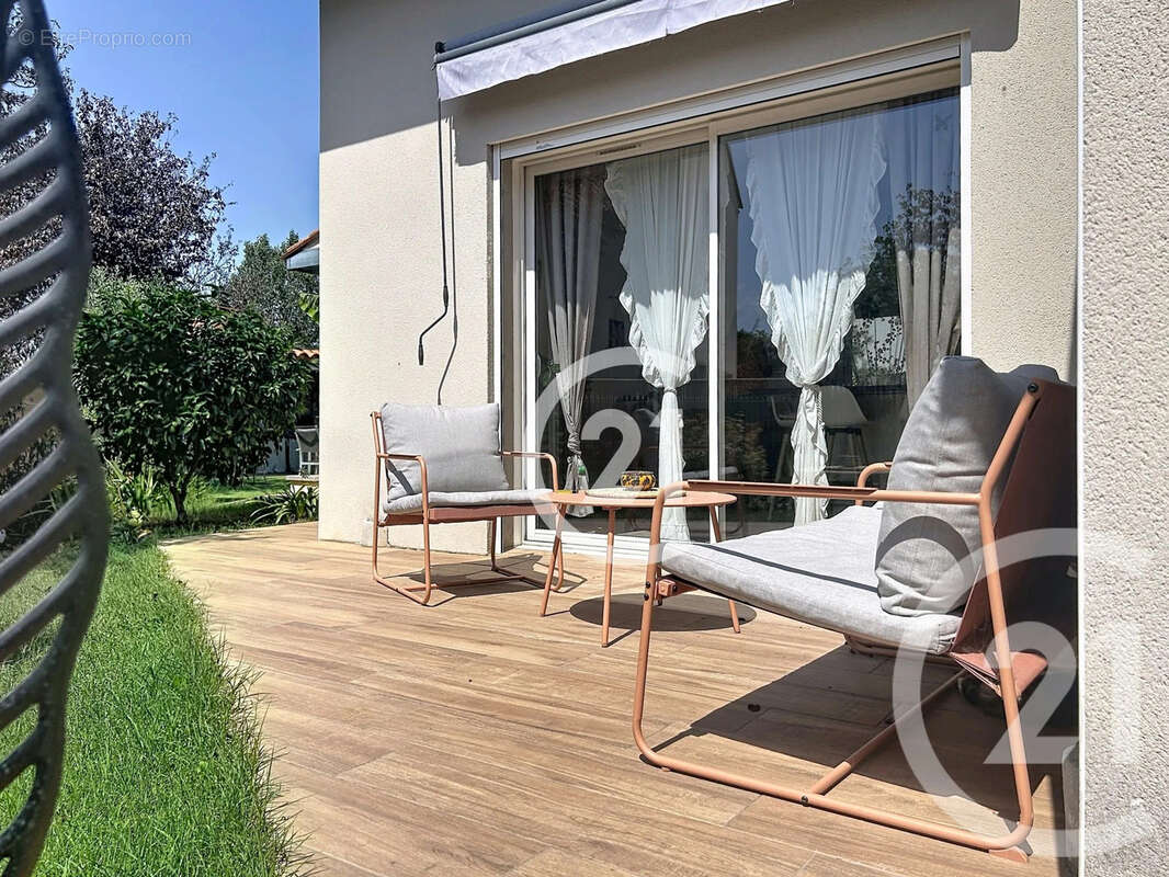 Maison 104 m² à Montescot  - photo 18