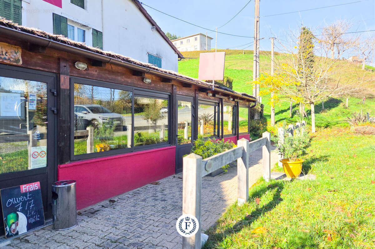 Commerce à LES ARDILLATS