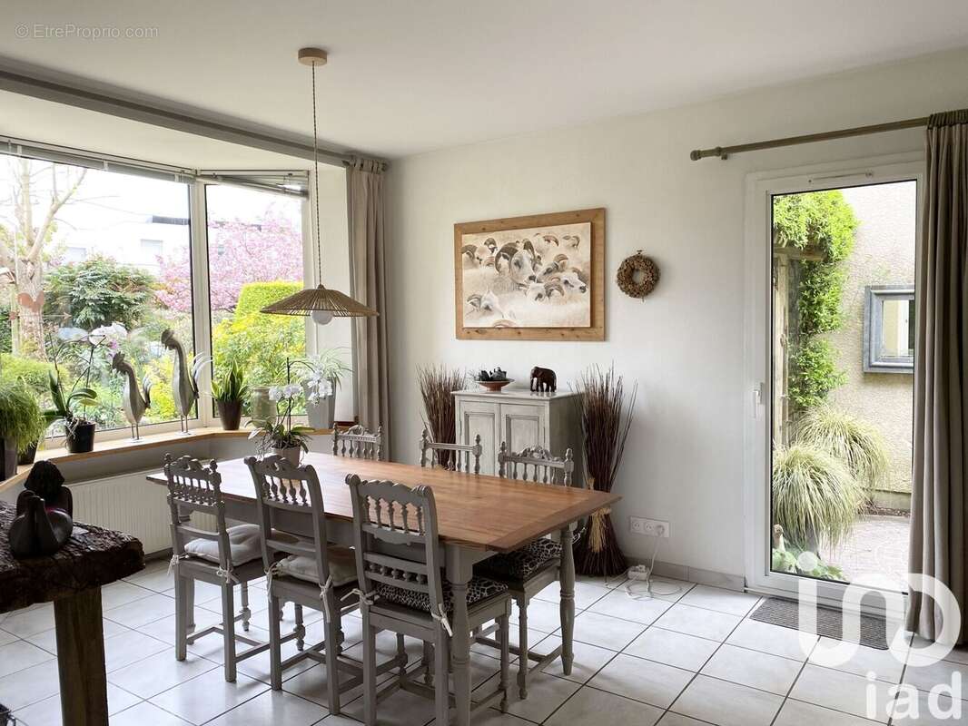 Maison 174 m² à Mont-Saint-Aignan  - photo 8