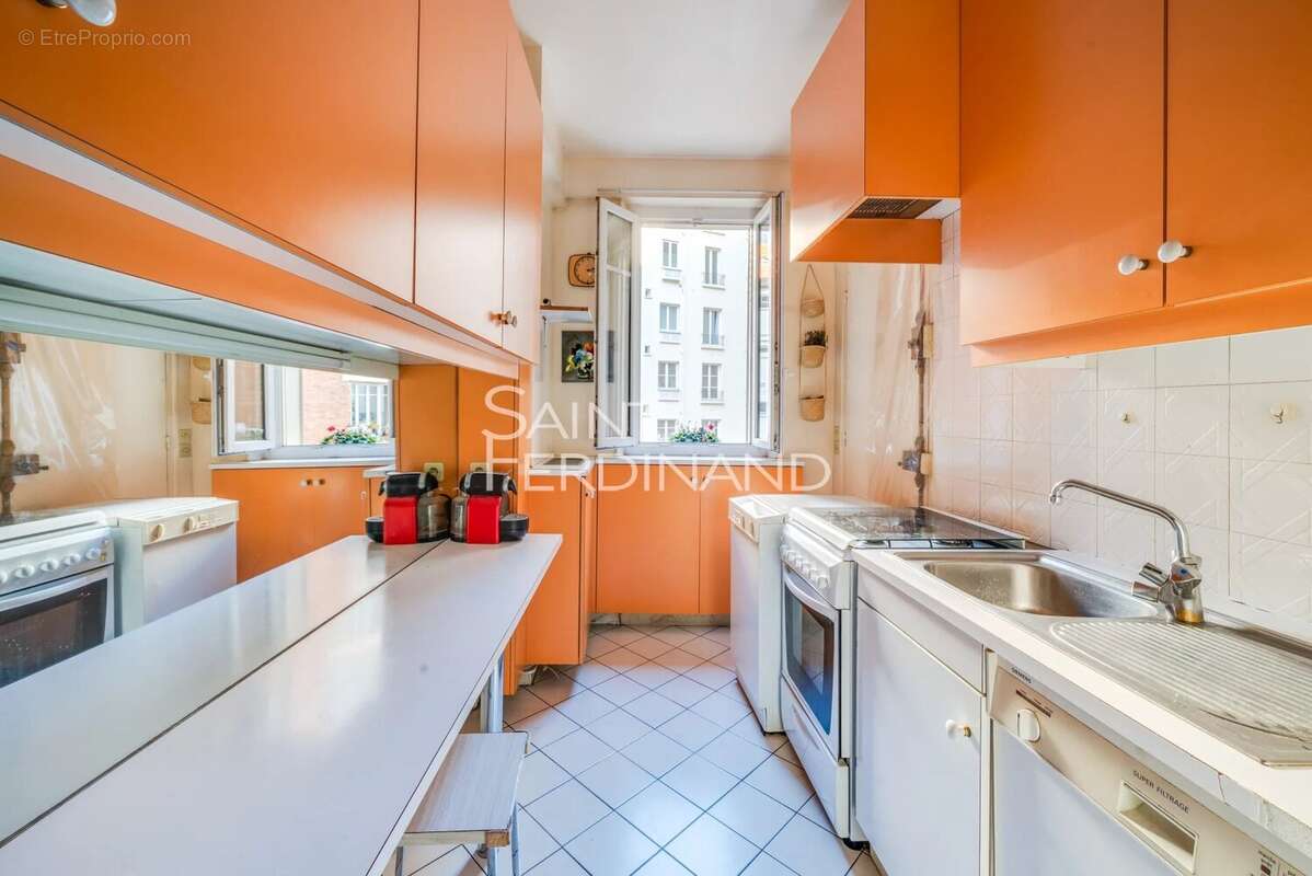 Appartement à NEUILLY-SUR-SEINE