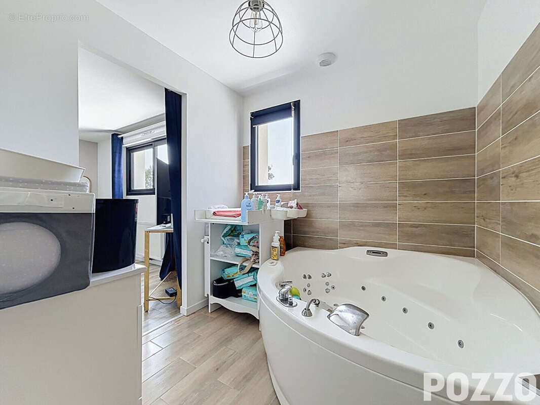 SAINT-PLANCHERS (50400), très belle maison contemporaine sans aucun vis à vis. - photo 12