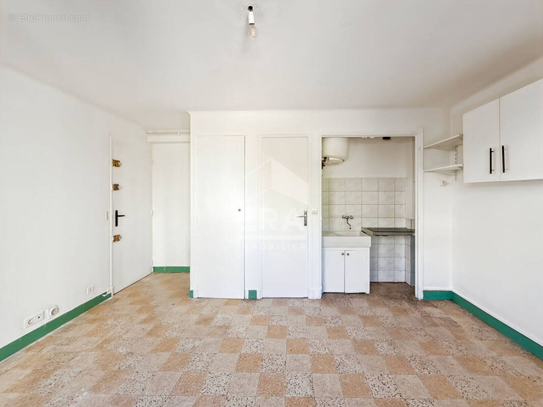 Appartement à MARSEILLE-4E