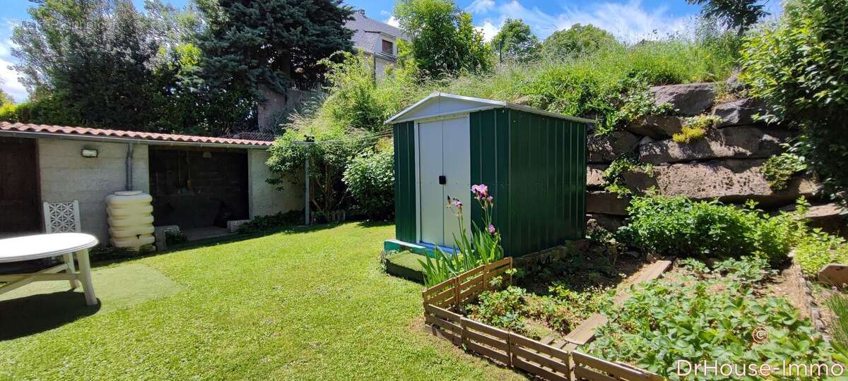 Maison à VEDRINES-SAINT-LOUP