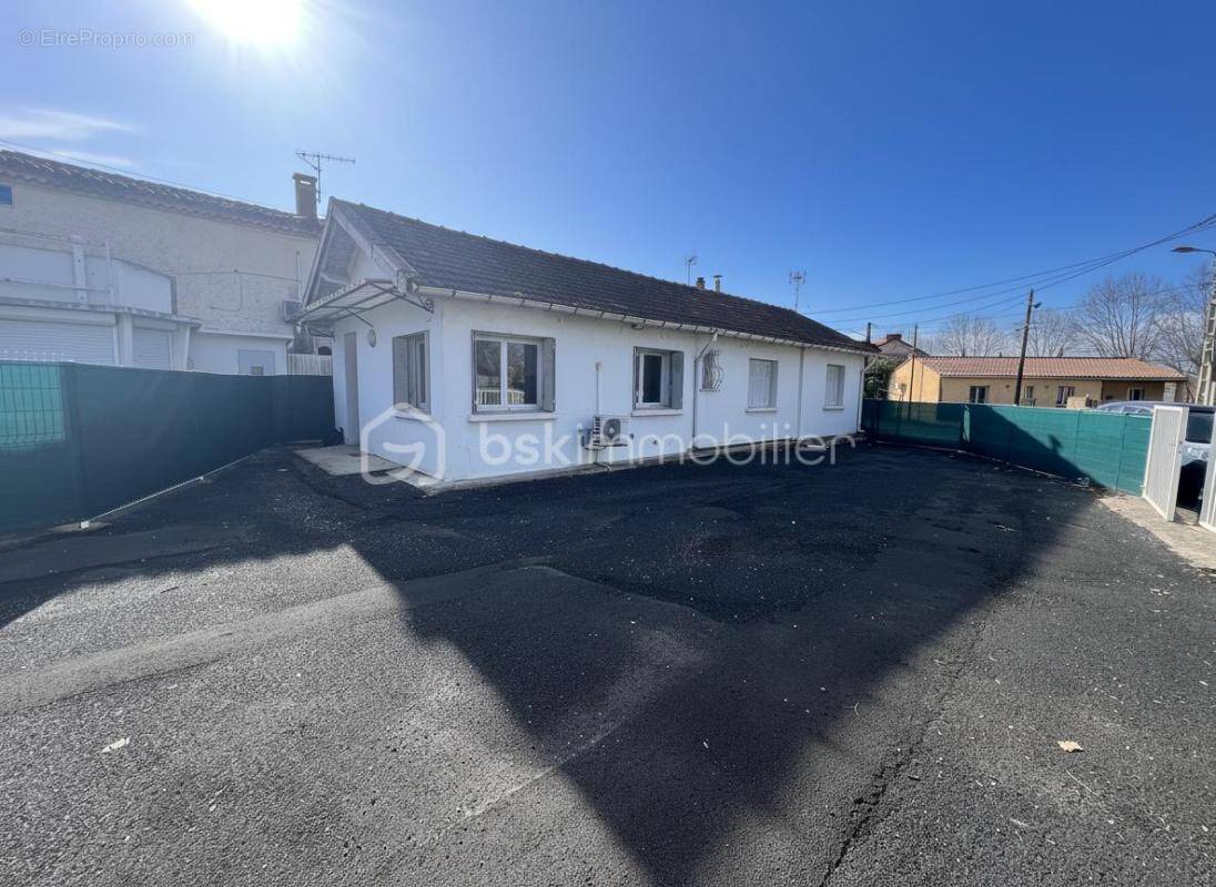 Maison à RIBAUTE-LES-TAVERNES