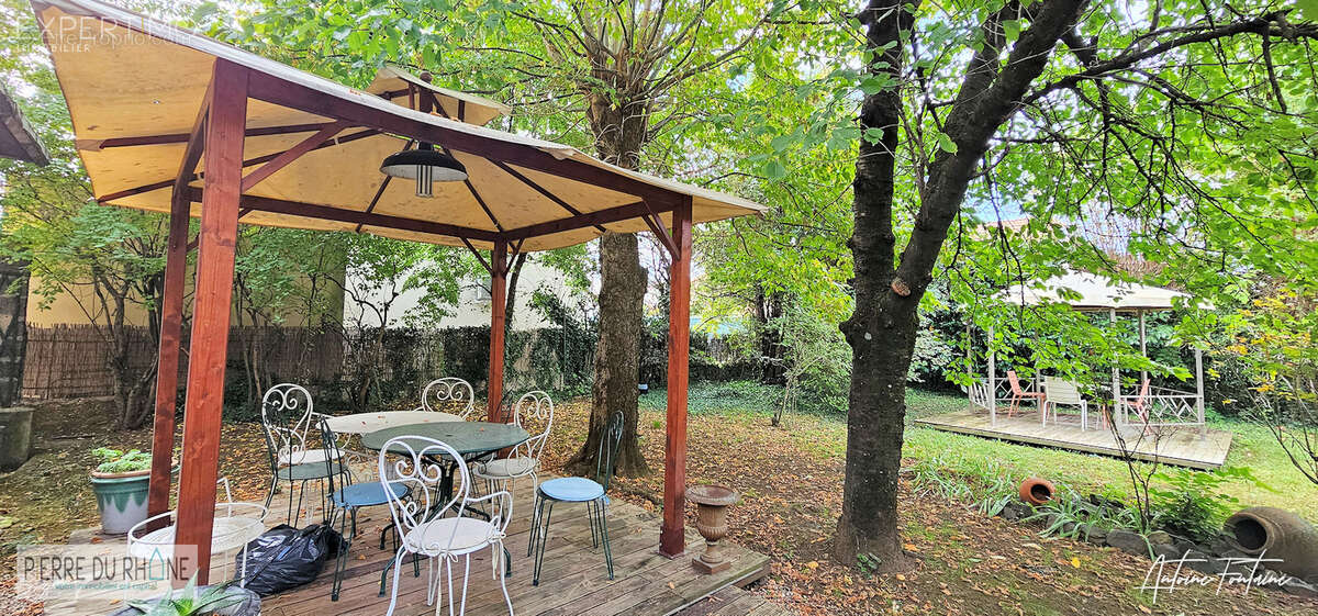 Maison à PIERRE-BENITE