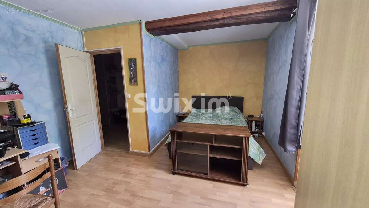 Maison en pierre de 180 m2 et son terrain clos de 1.450 hectares - photo 8