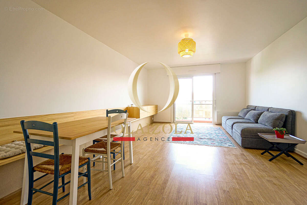 ANGLET MAIRIE - T4 traversant de 105 m² avec deux balcons, ascenseur et parking - photo 2