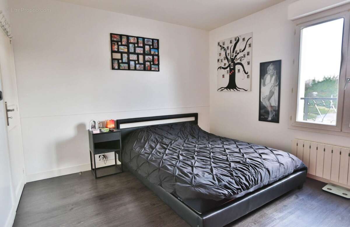 chambre parentale avec salle d'eau et wc - Maison à GOURNAY-SUR-MARNE