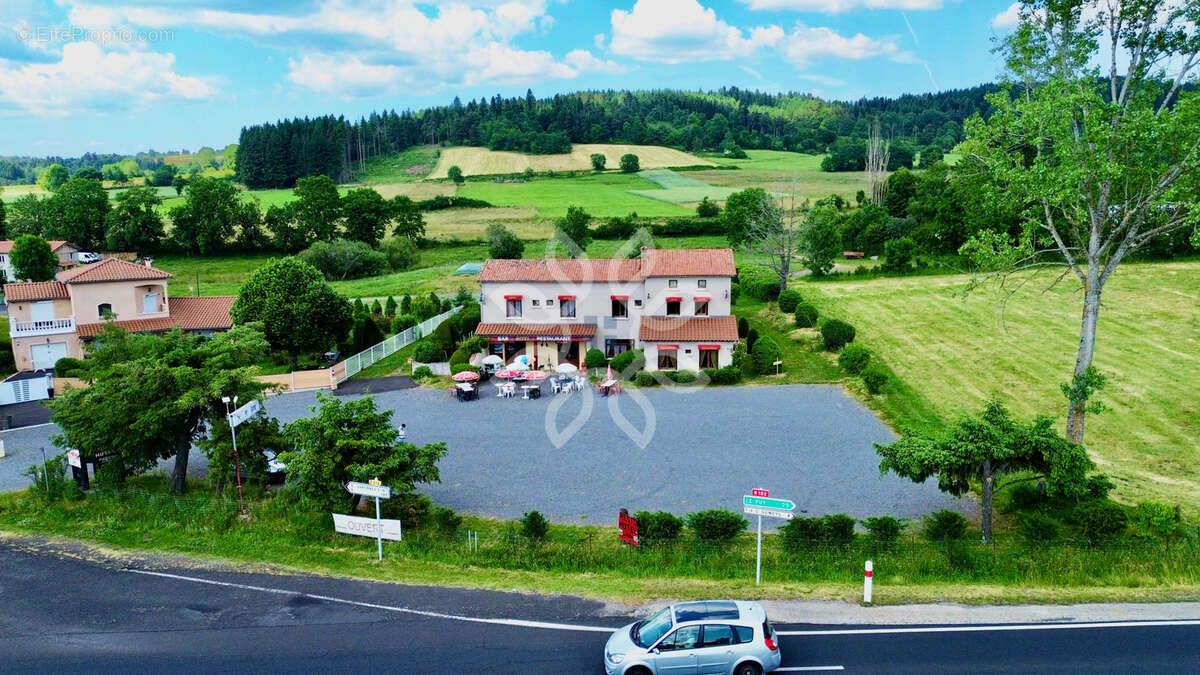 Maison à SAINTE-EUGENIE-DE-VILLENEUVE