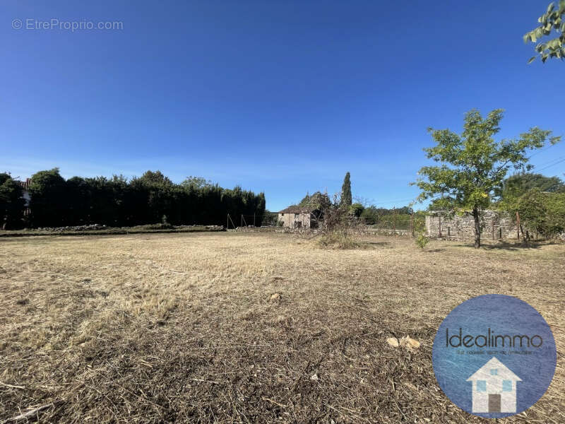 Terrain à SAINT-CEZAIRE-SUR-SIAGNE