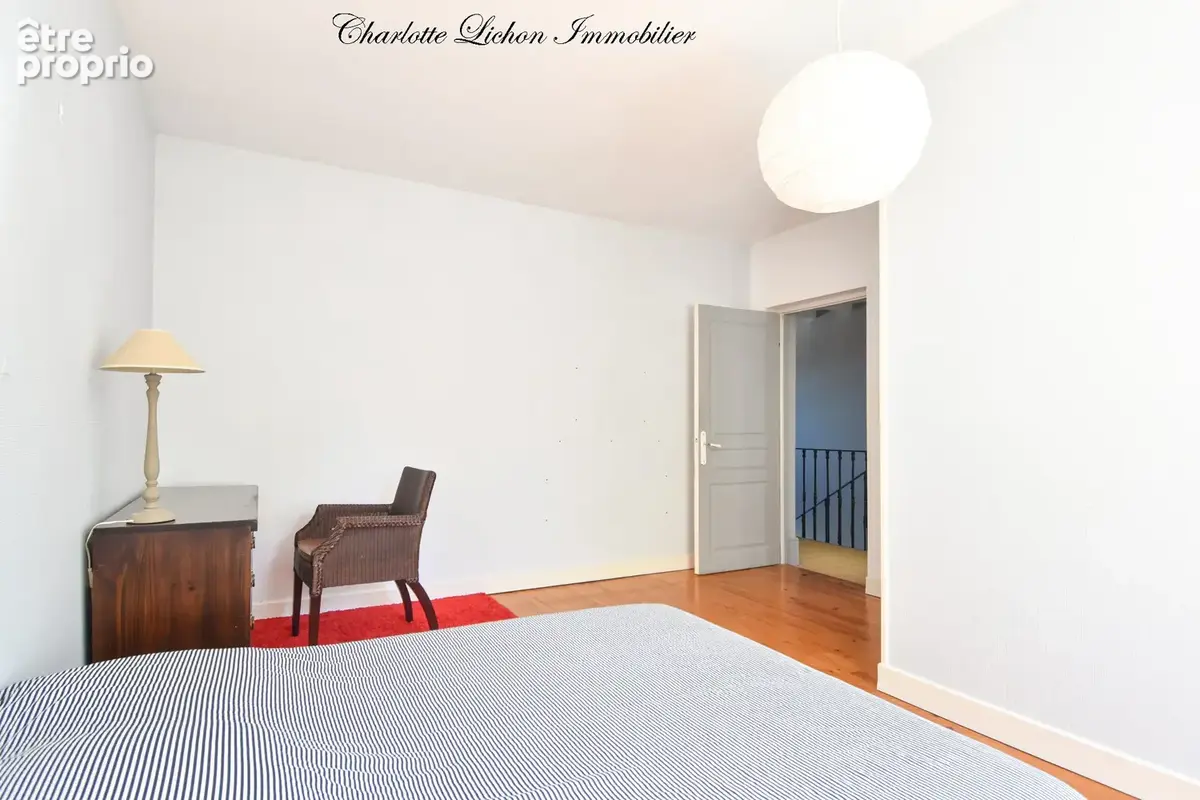 Maison 270 m2 - 5 chambres - double garage - photo 20