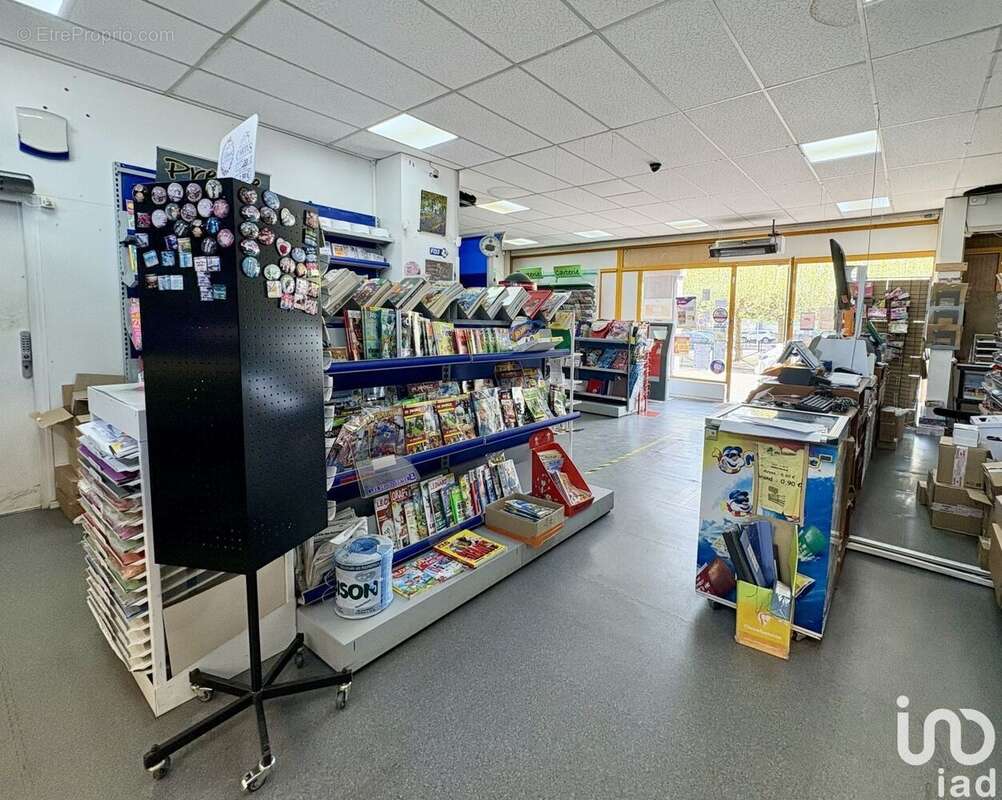 Photo 4 - Commerce à MOISSY-CRAMAYEL