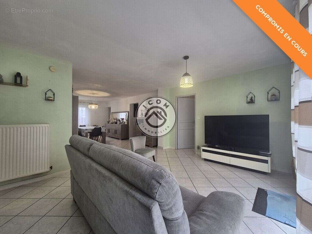 Maison à AULNOYE-AYMERIES