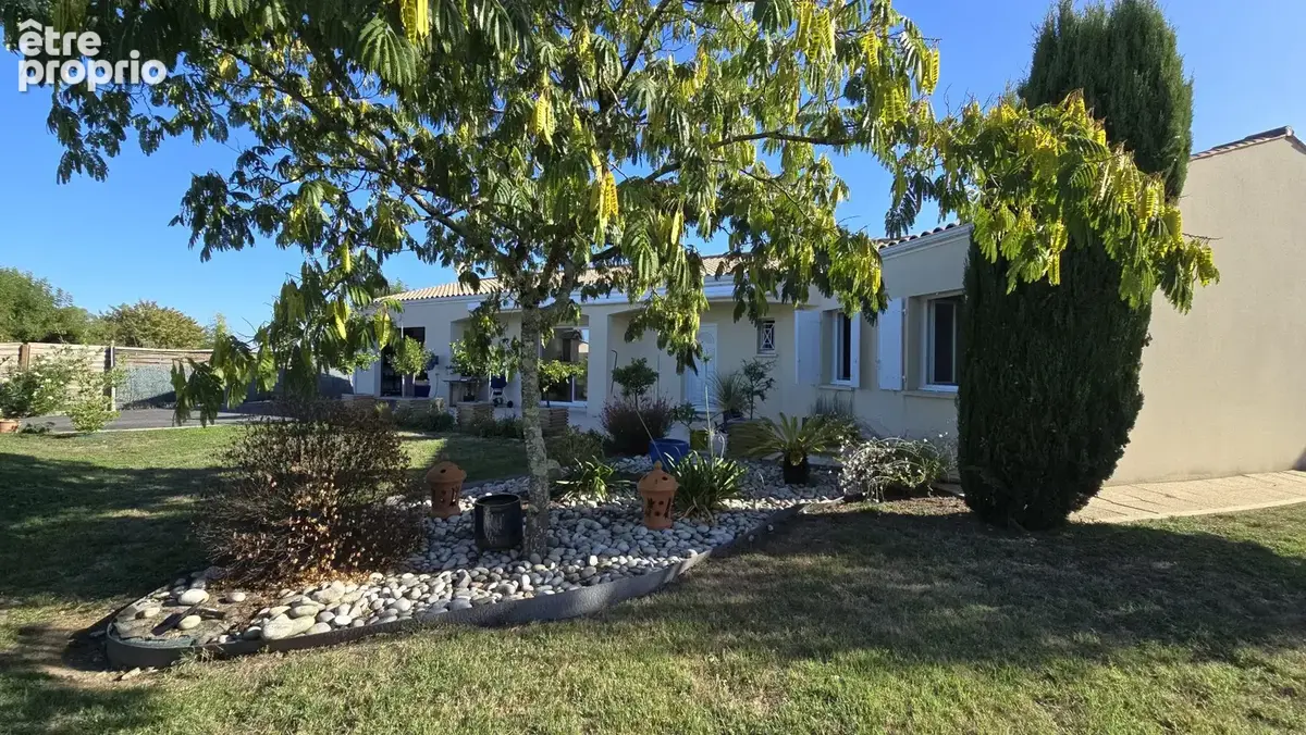 Maison à SAINTES