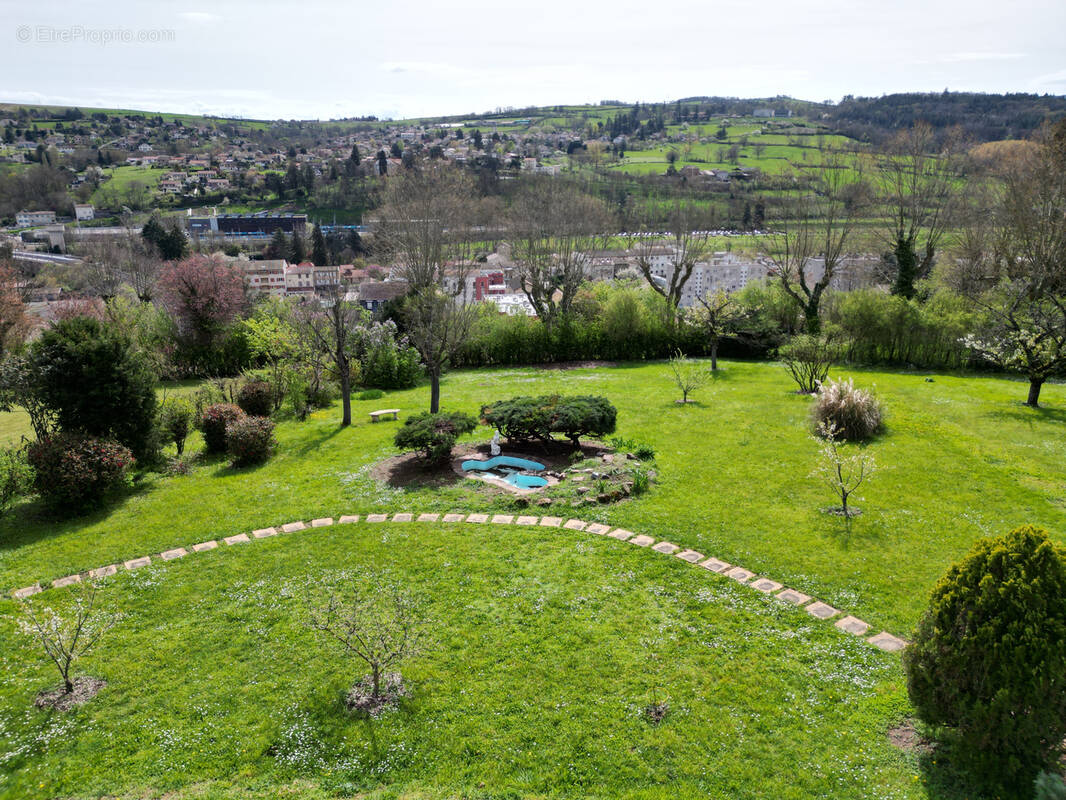 Terrain à L&#039;ARBRESLE