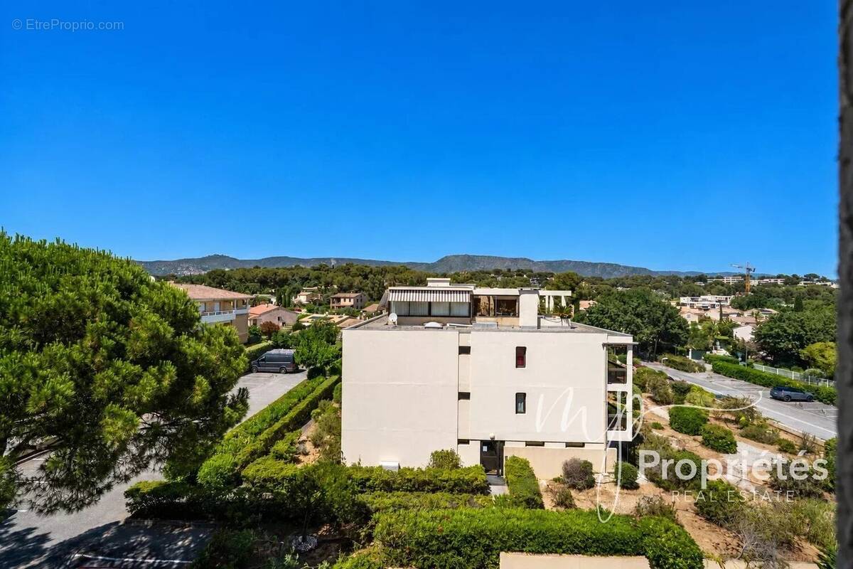 Appartement à BORMES-LES-MIMOSAS