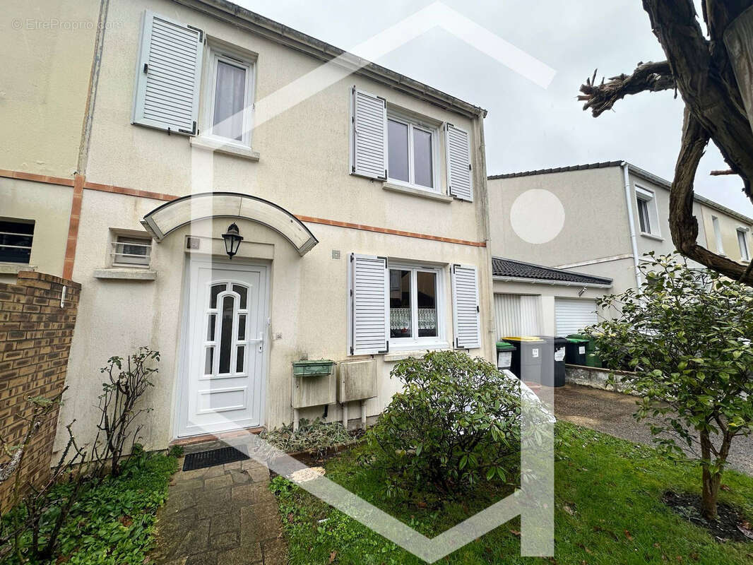 Maison à MAGNY-LES-HAMEAUX