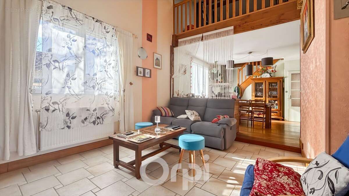 Maison à AMBAZAC