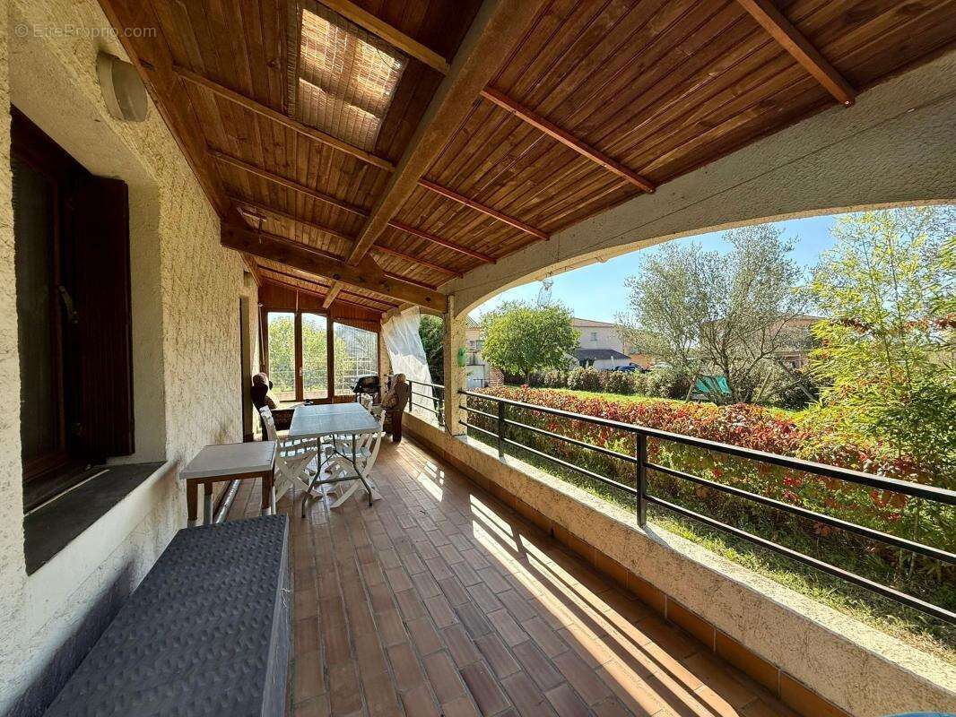 Maison à LABLACHERE