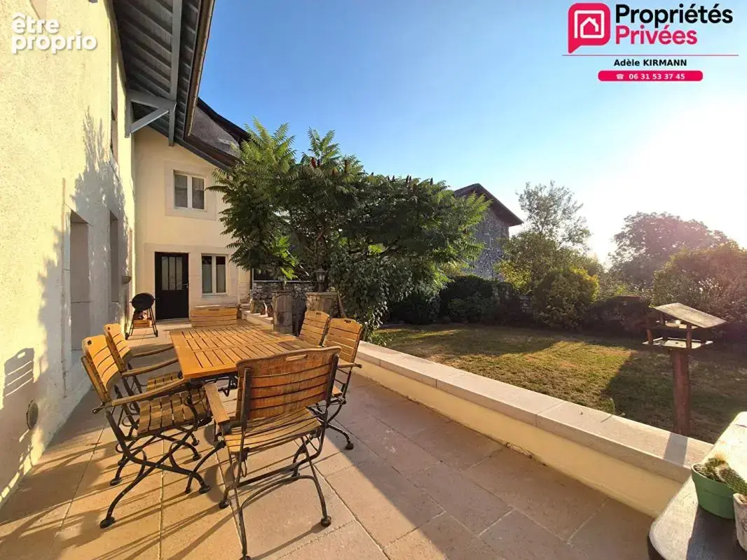 À vendre Collonges 01550 - Maison en pierre rénovée 4 chambres avec jardin et garage - photo 10