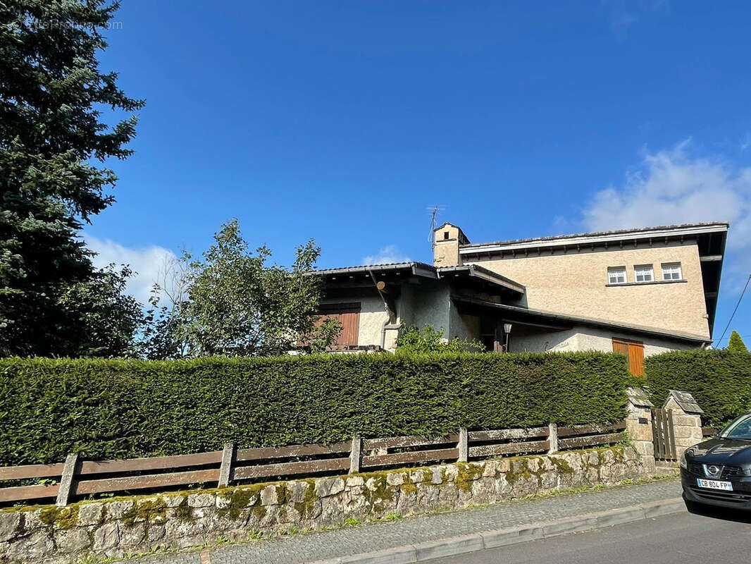 Maison à LE CHAMBON-SUR-LIGNON