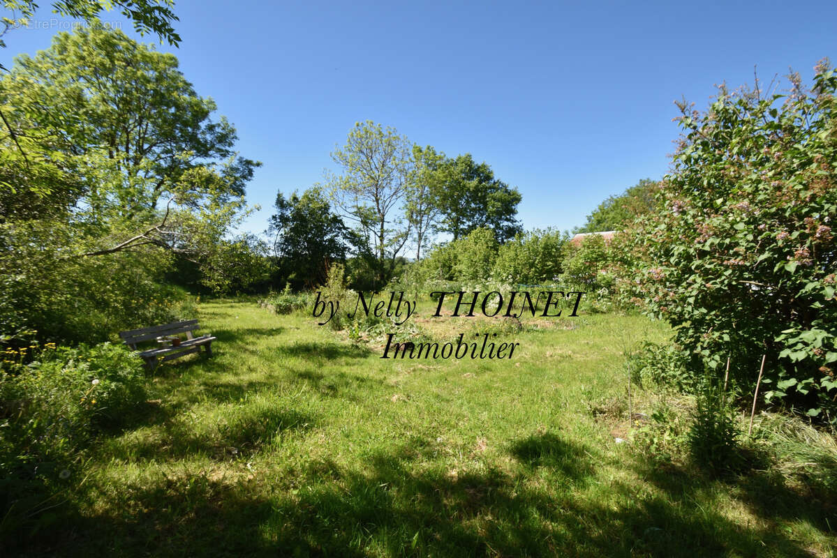 Dépt.15, MONTBOUDIF, ANCIEN CORPS DE FERME, 3 pièces, grange, garage et terrain de 2006 m2 - photo 11