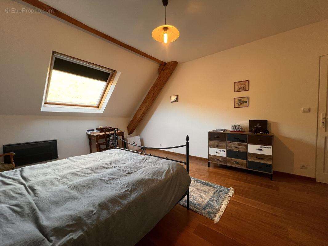 Appartement à CHALLES-LES-EAUX