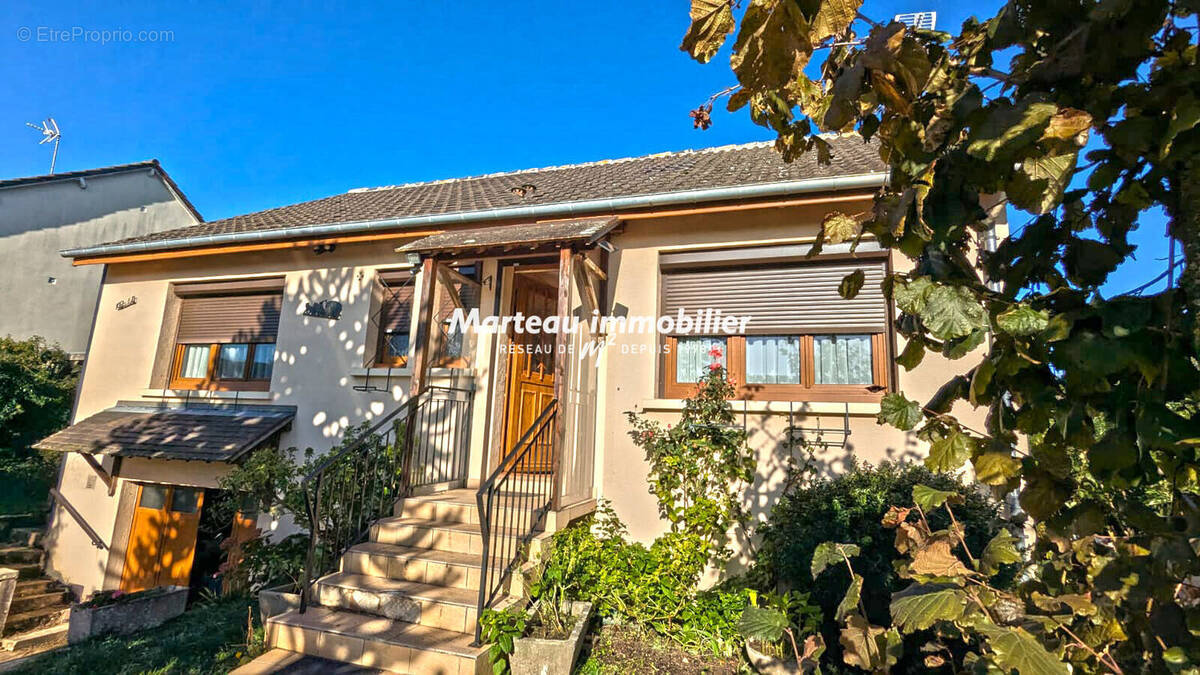 Maison à SAINT-AUBIN-DE-LOCQUENAY