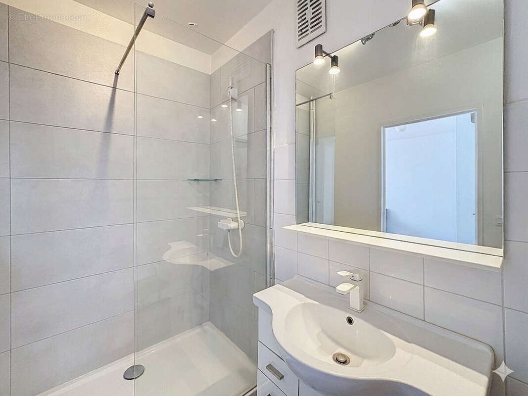 Appartement à MARSEILLE-1E