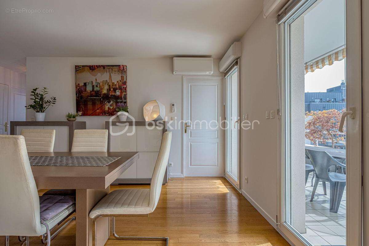 T5 Duplex d'exception – Dernier étage, climatisation, terrasses et vue montagnes au cœur d'Annecy - photo 9