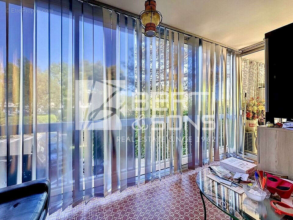 Appartement à MANDELIEU-LA-NAPOULE