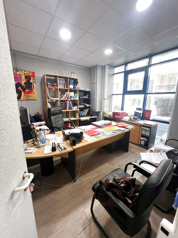 Bureaux à vendre   219 m2    Boulogne-Billancourt - photo 5